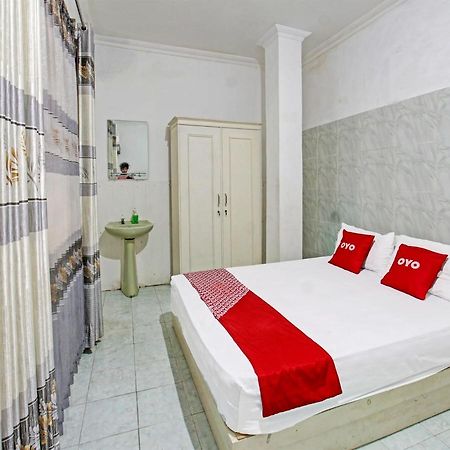 Отель Oyo 3741 Mutiara Syariah 1 Матарам Экстерьер фото